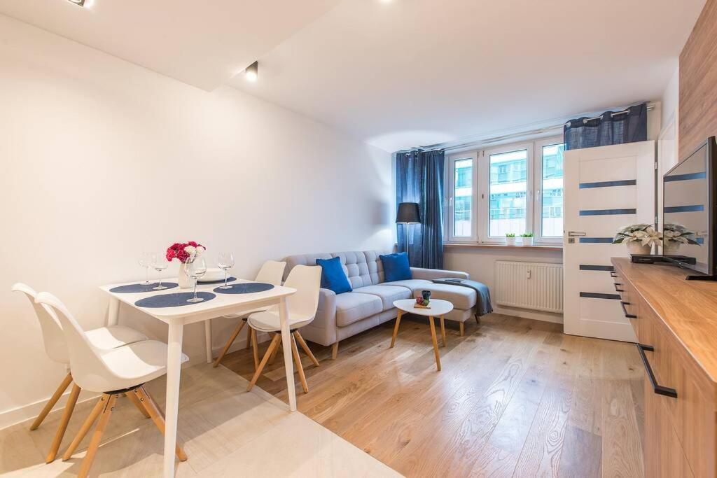 Rondo Onz P&O Serviced Apartments Warsawa Bagian luar foto